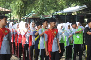 foto yang menampilkan games/kegiatan 